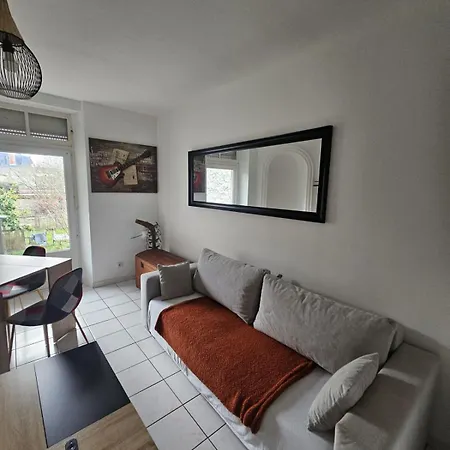 Apartment F2 Avec Jardin *