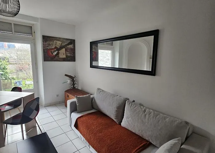 Apartment F2 Avec Jardin *